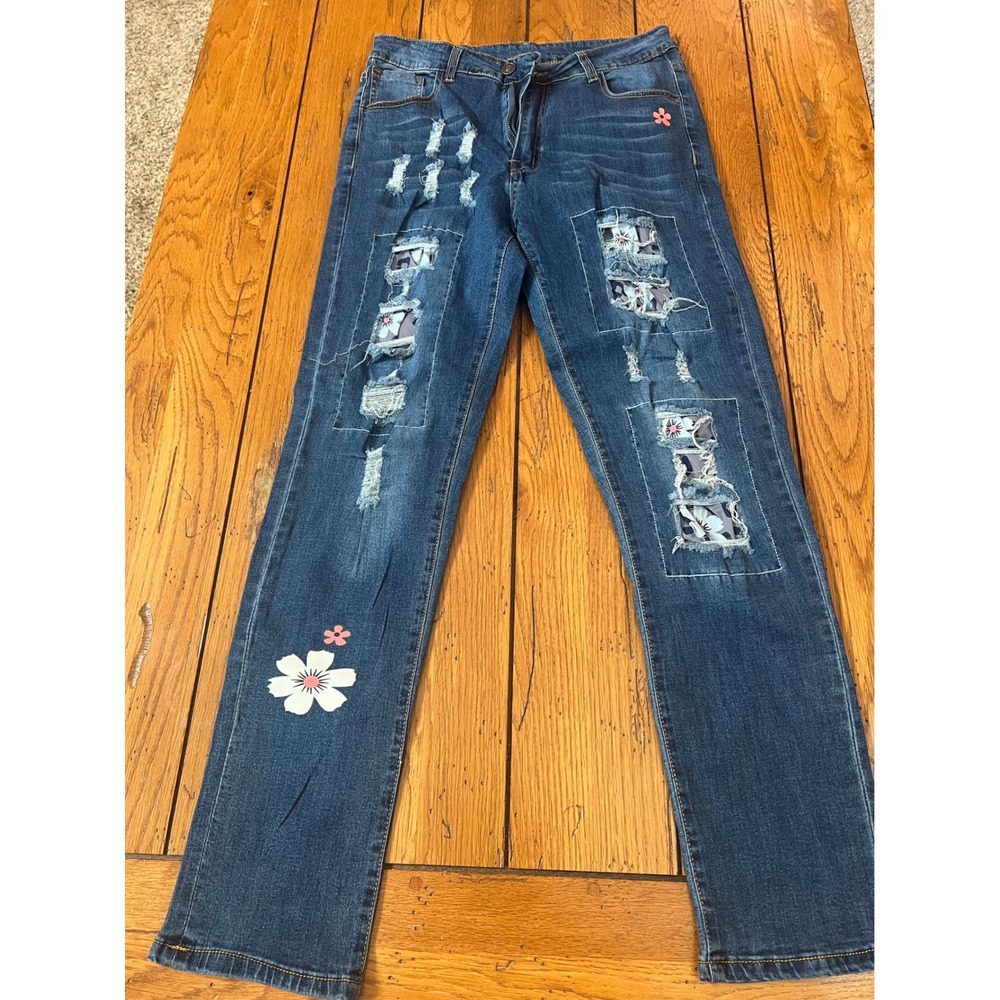 Floral Patch Distressed Straight Leg Jeans Medium Wash Blue Daisy Denim Womens M